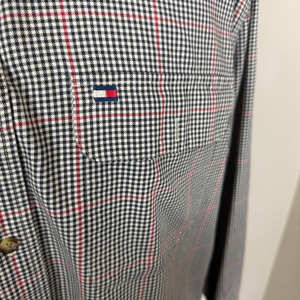 Tommy Hilfiger Men’s Plaid Long Sleeve Button Down. | Size L - Picture 7 of 9